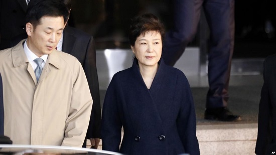 Các đảng Hàn Quốc ủng hộ lệnh bắt giữ bà Park Geun-hye - Ảnh 1
