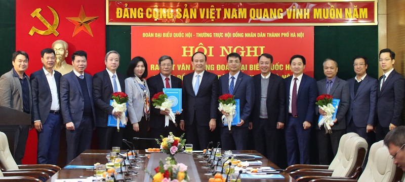 Hà Nội: Công bố quyết định công tác cán bộ và ra mắt Văn phòng  Đoàn đại biểu Quốc hội và HĐND Thành phố - Ảnh 2