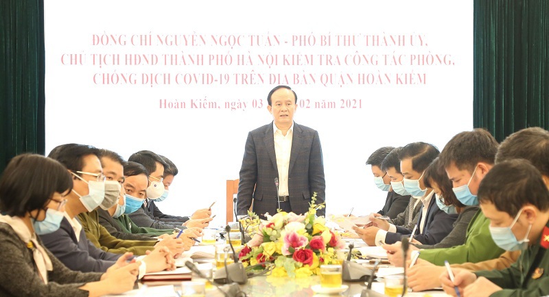 Phó Bí thư Thành ủy Nguyễn Ngọc Tuấn: Đồng ý với đề xuất tạm dừng hoạt động tuyến phố đi bộ quanh hồ Gươm - Ảnh 1