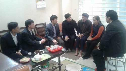 Lãnh đạo thành phố thăm, chúc Tết gia đình chính sách huyện Gia Lâm - Ảnh 1