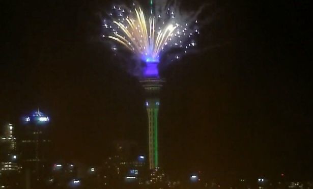 Ảnh pháo hoa rực sáng bầu trời New Zealand chào mừng 2021 - Ảnh 8