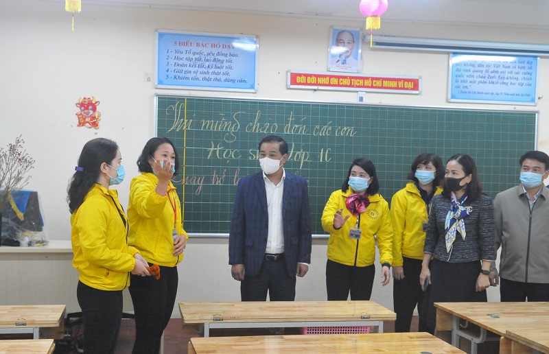 Quận Hoàn Kiếm: Kiểm tra phòng chống dịch Covid-19, sẵn sàng đón học sinh trở lại trường - Ảnh 4