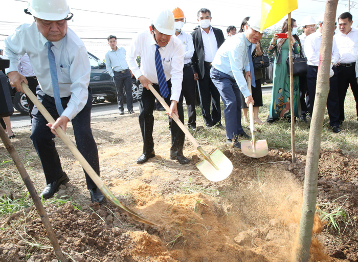 Thủ tướng gửi thư khen Bến Tre hưởng ứng trồng 10 triệu cây xanh - Ảnh 1