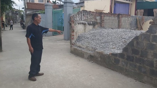 Vụ tường đổ đè học sinh lớp 6 tử vong ở Thái Bình: Khởi tố vụ án - Ảnh 1