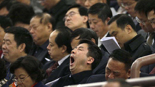 Quan chức Trung Quốc bị phạt vì ngủ gật trong giờ họp - Ảnh 1
