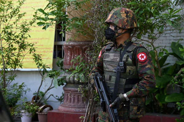 Liên Hợp quốc kêu gọi quân đội Myanmar ngay lập tức bãi bỏ tình trạng khẩn cấp - Ảnh 1