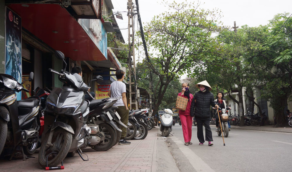 Gần một tháng Lập lại trật tự đô thị tại Hà Nội: Quản chặt từ việc đăng ký kinh doanh - Ảnh 1