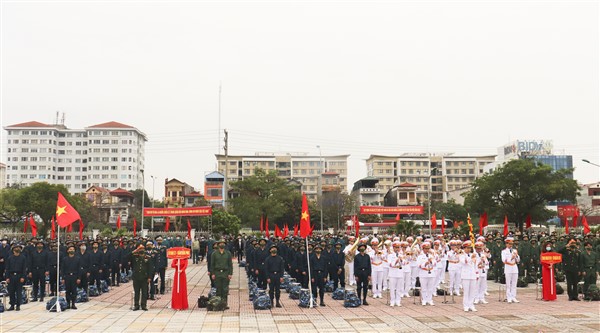 188 thanh niên huyện Gia Lâm lên đường thực hiện nghĩa vụ quân sự - Ảnh 1