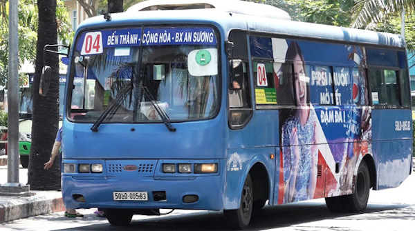 TP Hồ Chí Minh: Đề xuất tạm dừng đề án quảng cáo trên thân xe buýt vì "ế ẩm" - Ảnh 1