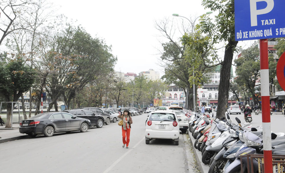Lập quy hoạch bãi đỗ xe ngầm trong nội đô Hà Nội: Cần cơ chế đặc thù - Ảnh 1