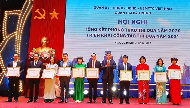 Phó Chủ tịch UBND TP Nguyễn Mạnh Quyền: Phong trào thi đua tại quận Hai Bà Trưng góp phần quan trọng thúc đẩy phát triển kinh tế - xã hội - Ảnh 2