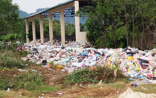Hà Nội: Gần 10.000 tấn rác tại huyện Mỹ Đức chờ Công ty Minh Quân xử lý - Ảnh 3