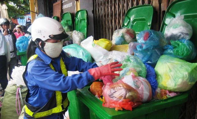 [Giảm trừ rác thải nhựa, túi nilon để bảo vệ môi trường] Bài 2: Cần các biện pháp quản lý quyết liệt - Ảnh 1
