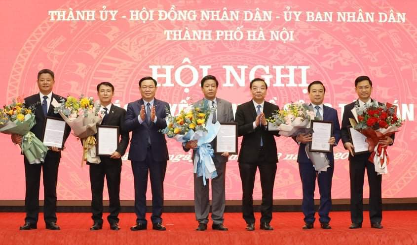 Công bố các quyết định của Thủ tướng Chính phủ về chuẩn y kết quả bầu bổ sung Phó Chủ tịch UBND TP Hà Nội - Ảnh 1
