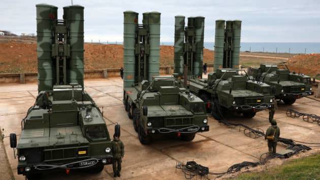 Ankara và Moscow phản ứng mạnh khi Mỹ áp trừng phạt vì vụ “rồng lửa” S-400 - Ảnh 1