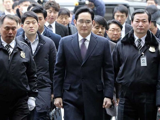 Vụ “Thái tử” Samsung bị bắt giữ: Hồi kết cho quan hệ ngầm chaebol – chính phủ? - Ảnh 1