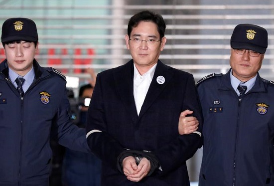 Bị bắt giam, “thái tử” Samsung vẫn điều hành tập đoàn - Ảnh 1