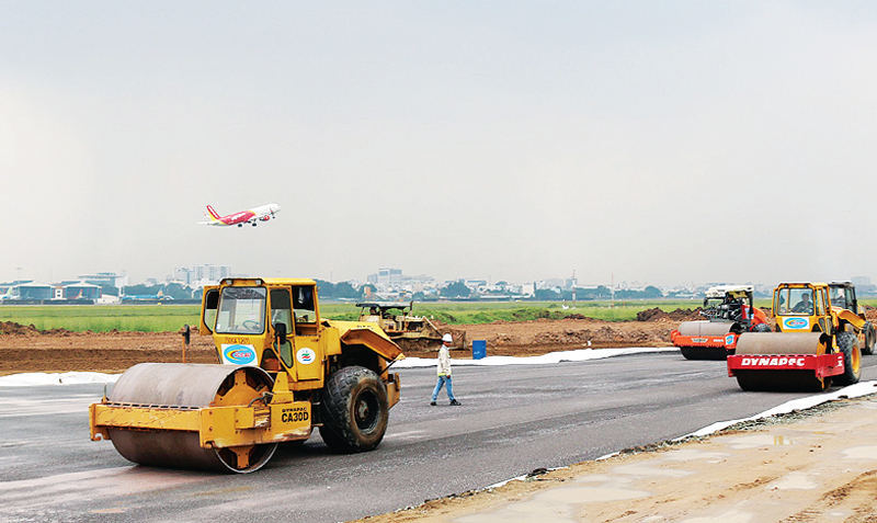 Sân bay Nội Bài và Tân Sơn Nhất: Sẵn sàng phục vụ nhu cầu bay dịp Tết - Ảnh 1