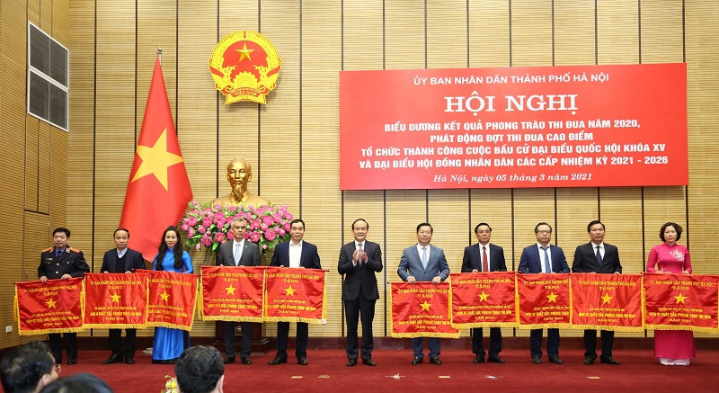 Hà Nội: Biểu dương kết quả các phong trào thi đua 2020, phát động thi đua cao điểm tổ chức thành công cuộc bầu cử - Ảnh 7