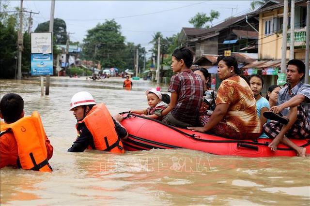 Ứng phó bão số 12: Kích hoạt phương án sơ tán hơn 400.000 dân 5 tỉnh Nam Trung Bộ - Ảnh 1