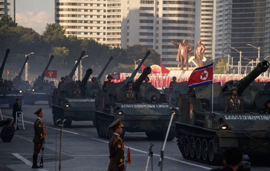 Toàn cảnh sức mạnh binh lực và vũ khí của Triều Tiên tại lễ diễu binh - Ảnh 1