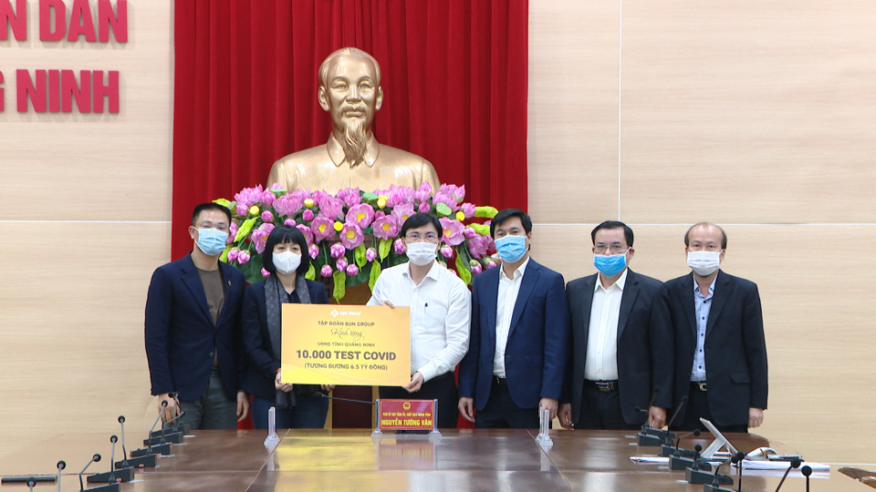 Sun Group tặng 10.000 test xét nghiệm Covid-19 cho Quảng Ninh - Ảnh 1
