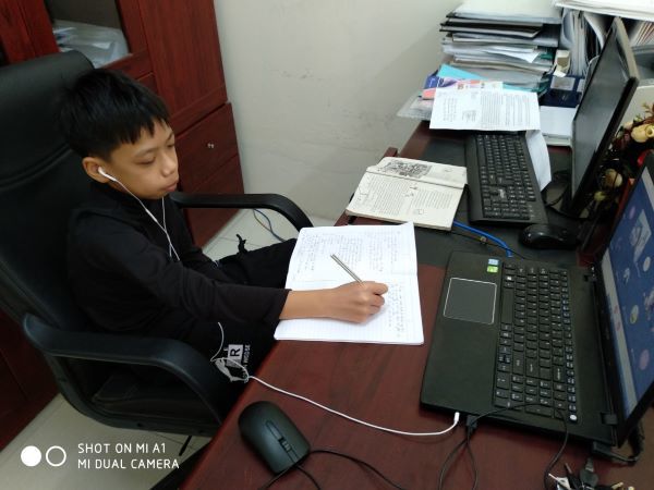 Hà  Nội có công văn hỏa tốc cho học sinh, sinh viên tạm dừng đến trường từ ngày 17/2, dạy học trực tuyến - Ảnh 1