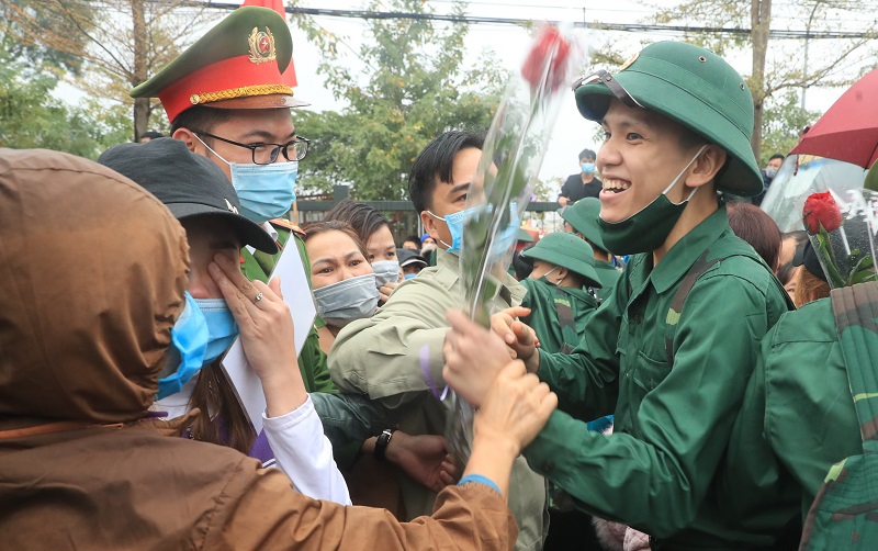 Hà Nội: Hơn 4.500 thanh niên phấn khởi lên đường nhập ngũ - Ảnh 10