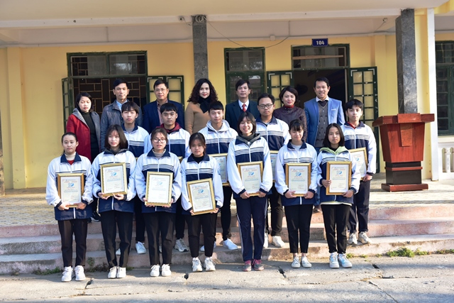 Trường THPT Tân Dân nhận 13 giải vòng Cuộc thi "Vì An toàn giao thông Thủ đô trên internet" năm 2020 - Ảnh 5