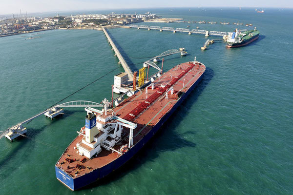 Trung Quốc tăng mạnh nhập khẩu dầu từ Iran bất chấp lệnh cấm vận của Mỹ - Ảnh 1