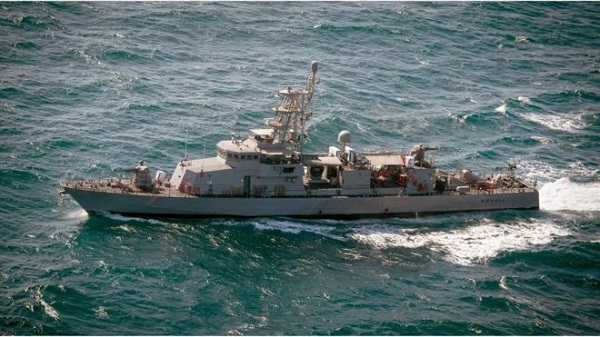 Tàu khu trục Mỹ bắn cảnh cáo tàu Iran - Ảnh 1