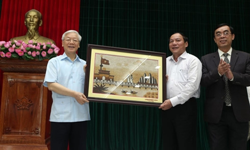 Tổng Bí thư Nguyễn Phú Trọng thăm và làm việc tại Quảng Trị - Ảnh 3