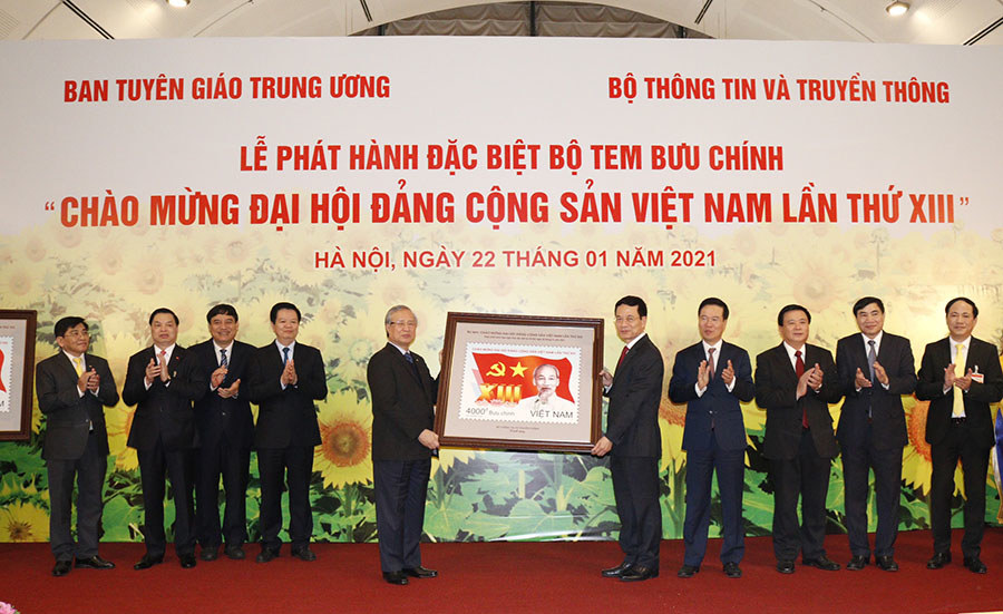 Phát hành đặc biệt bộ tem “Chào mừng Đại hội Đảng Cộng sản Việt Nam lần thứ XIII” - Ảnh 1