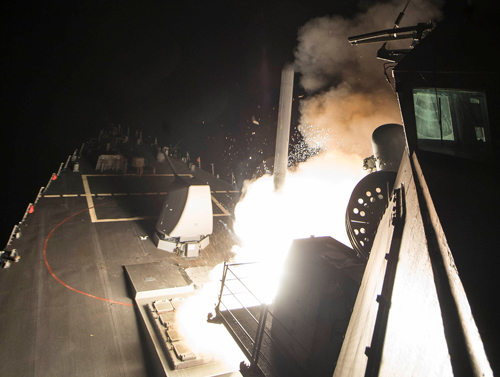 Syria sẽ phản ứng gì sau vụ phóng tên lửa hàng loạt của Mỹ? - Ảnh 1