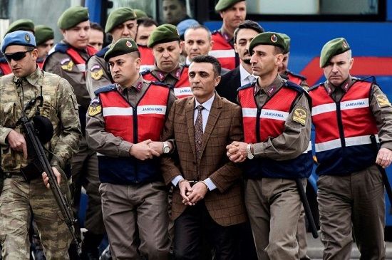 Thổ Nhĩ Kỳ xét xử hơn 300 nghi phạm liên quan đến đảo chính - Ảnh 1