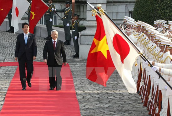Thủ tướng Nhật thăm Việt Nam: Đẩy mạnh hợp tác an ninh, thương mại - Ảnh 1