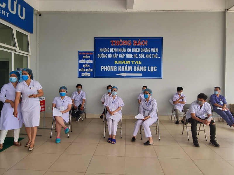 Hải Phòng tiêm vaccine phòng Covid-19 tại Bệnh viện Hữu nghị Việt Tiệp - Ảnh 2