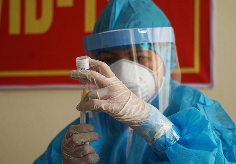 Ảnh: Những người đầu tiên ở Đà Nẵng được tiêm vaccine Covid-19 - Ảnh 5