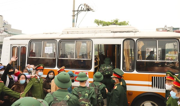 188 thanh niên huyện Gia Lâm lên đường thực hiện nghĩa vụ quân sự - Ảnh 8