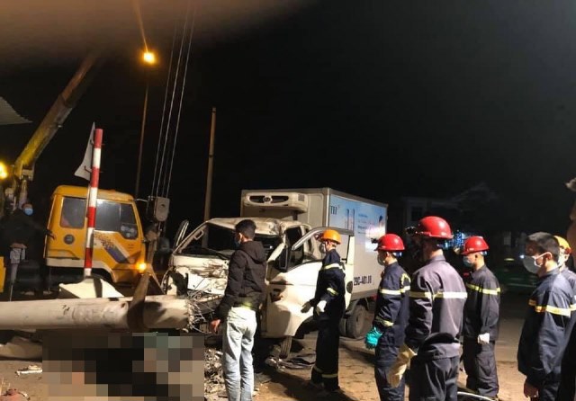 Tai nạn giao thông đặc biệt nghiêm trọng ở Nghệ An, 3 người tử vong - Ảnh 2