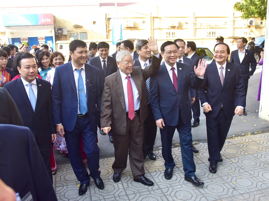 Hình ảnh Tổng Bí thư, Chủ tịch nước Nguyễn Phú Trọng thăm trường xưa - Ảnh 2