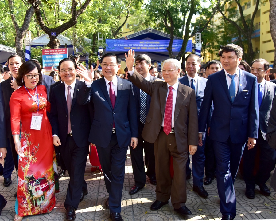Hình ảnh Tổng Bí thư, Chủ tịch nước Nguyễn Phú Trọng thăm trường xưa - Ảnh 4