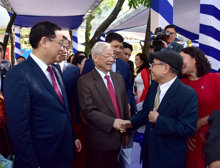 Hình ảnh Tổng Bí thư, Chủ tịch nước Nguyễn Phú Trọng thăm trường xưa - Ảnh 11
