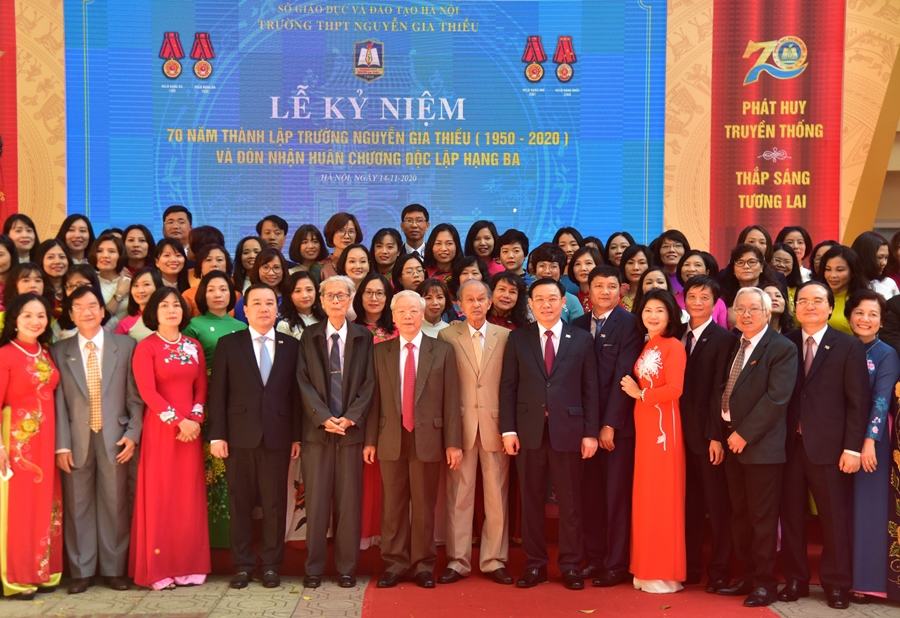 Hình ảnh Tổng Bí thư, Chủ tịch nước Nguyễn Phú Trọng thăm trường xưa - Ảnh 12