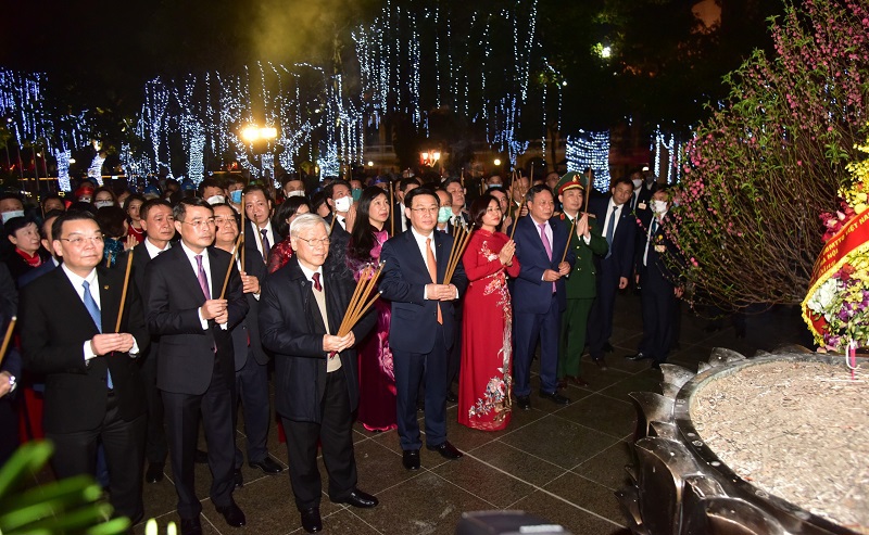 Tổng Bí thư, Chủ tịch nước Nguyễn Phú Trọng thăm, chúc Tết Đảng bộ, Chính quyền và Nhân dân Thủ đô - Ảnh 1