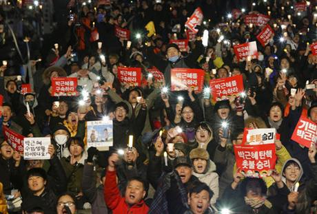 3 người biểu tình thiệt mạng sau khi Tổng thống Hàn Quốc bị phế truất - Ảnh 1