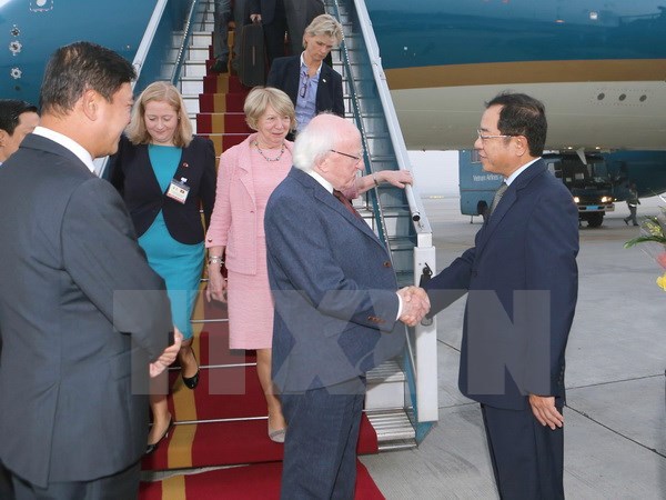 Tổng thống Ireland và Phu nhân bắt đầu thăm cấp Nhà nước tới Việt Nam - Ảnh 1
