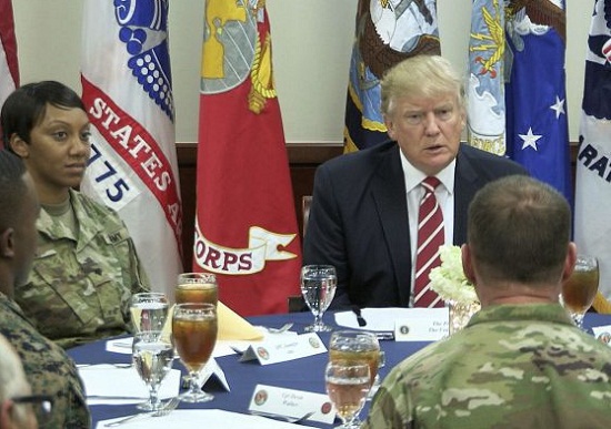Tổng thống Mỹ hứa chi "khủng" cho quân đội - Ảnh 1