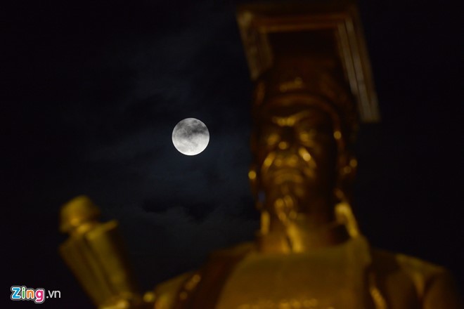 Cận cảnh siêu trăng tại Hà Nội - Ảnh 21