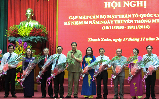 Quận Thanh Xuân: Trao 9 kỷ niệm chương “Vì sự nghiệp đại đoàn kết dân tộc” - Ảnh 1